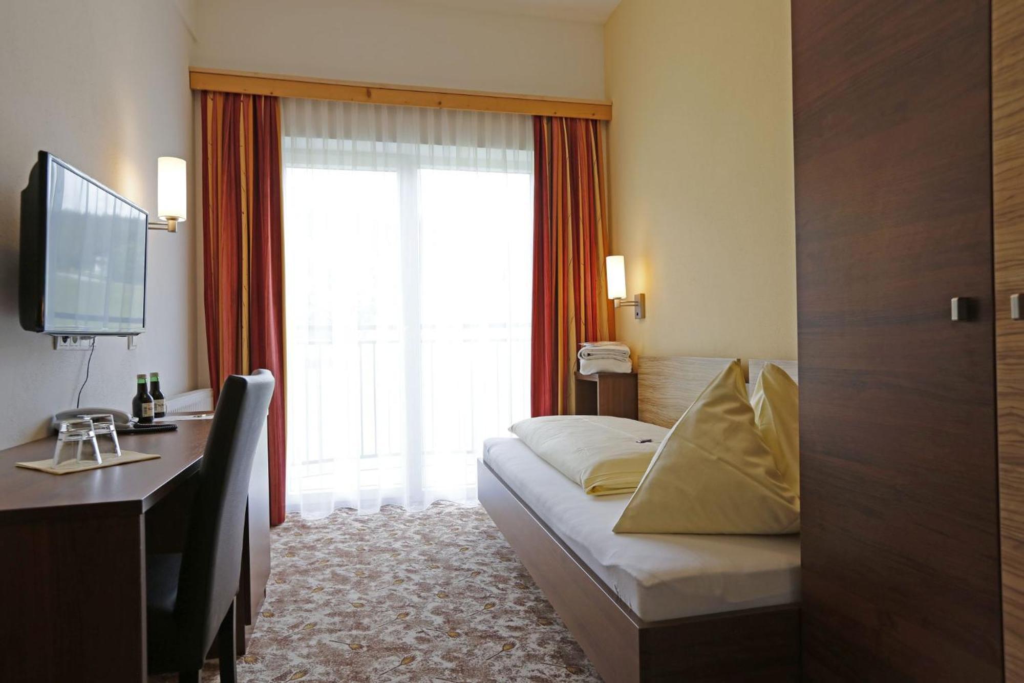 Premium Wanderhotel Steirerhof Schladming Exterior photo